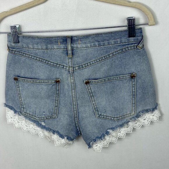 Free People Lace Trim Denim Jean Shorts Size 24 Bohemian Blue Boho Daisy Hippie‎ - Picture 7 of 12